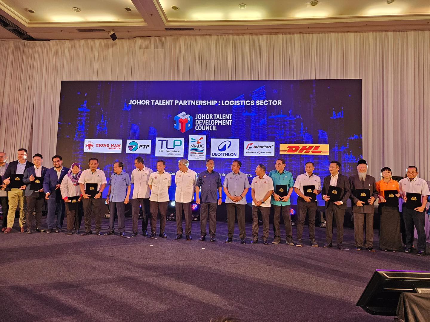 Our Executive Chairman, Prof. Dato’ Sri Dr. Captain Razali Yaacob, had attend the inauguration of the Johor Talent Development Council (JTDC) Netherlands Maritime University College (NMUC) Johor Talent Development Council (JTDC)
