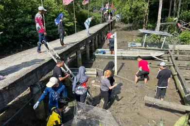 NMUC CCE Organized community service initiative alongside Bachelor in Maritime Logistics students and lecturers for a community-engagement program Netherlands Maritime University College (NMUC) Netherlands Maritime University College (NMUC) media