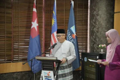 Yayasan Bandaraya Johor Bahru Distributes 100 Aidilfitri Food Baskets to students Netherlands Maritime University College (NMUC) Netherlands Maritime University College (NMUC) media