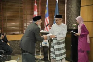 Yayasan Bandaraya Johor Bahru Distributes 100 Aidilfitri Food Baskets to students Netherlands Maritime University College (NMUC) Netherlands Maritime University College (NMUC) media