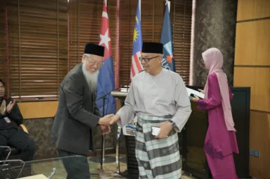 Yayasan Bandaraya Johor Bahru Distributes 100 Aidilfitri Food Baskets to students Netherlands Maritime University College (NMUC) Netherlands Maritime University College (NMUC) media