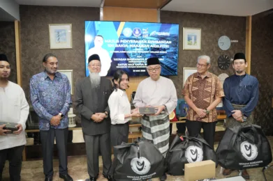 Yayasan Bandaraya Johor Bahru Distributes 100 Aidilfitri Food Baskets to students Netherlands Maritime University College (NMUC) Netherlands Maritime University College (NMUC) media
