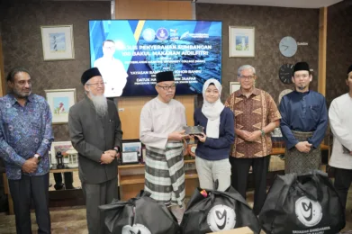 Yayasan Bandaraya Johor Bahru Distributes 100 Aidilfitri Food Baskets to students Netherlands Maritime University College (NMUC) Netherlands Maritime University College (NMUC) media