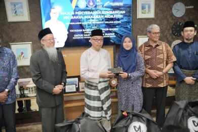 Yayasan Bandaraya Johor Bahru Distributes 100 Aidilfitri Food Baskets to students Netherlands Maritime University College (NMUC) Netherlands Maritime University College (NMUC) media