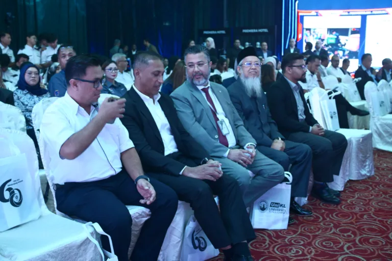 Strategic Collaboration between Netherlands Maritime University College (NMUC) and Asia AeroTechnic Sdn Bhd (AAT) Netherlands Maritime University College (NMUC) Netherlands Maritime University College (NMUC) media