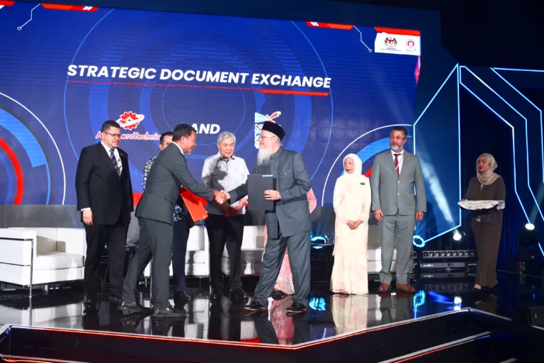 Strategic Collaboration between Netherlands Maritime University College (NMUC) and Asia AeroTechnic Sdn Bhd (AAT) Netherlands Maritime University College (NMUC) Netherlands Maritime University College (NMUC) media